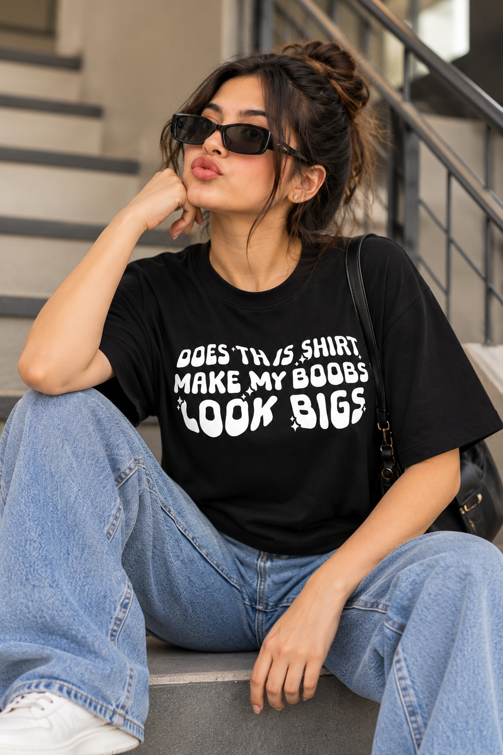 Does This Shirt Make My Books Look Big?™ – Women's Oversized Graphic T-Shirt